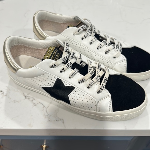 Shoes - Vintage Havana Gadol  black and white size 8